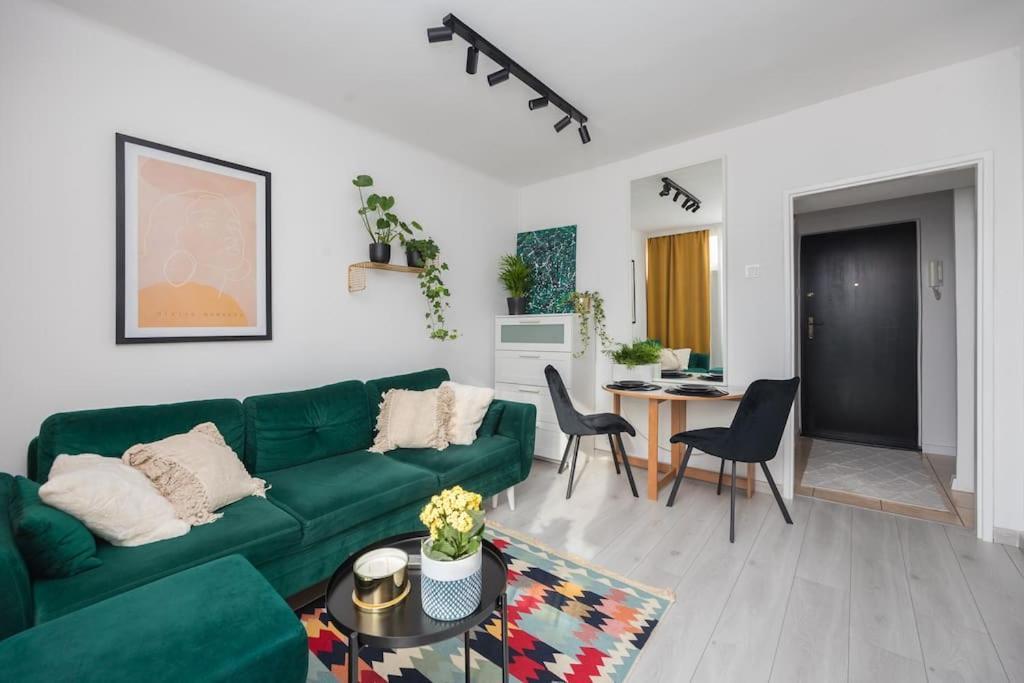 Specious City Center Studio With Park View Varşova Dış mekan fotoğraf