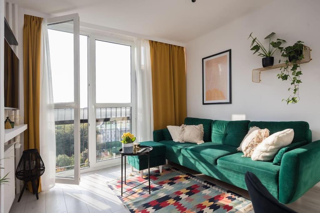 Specious City Center Studio With Park View Varşova Dış mekan fotoğraf